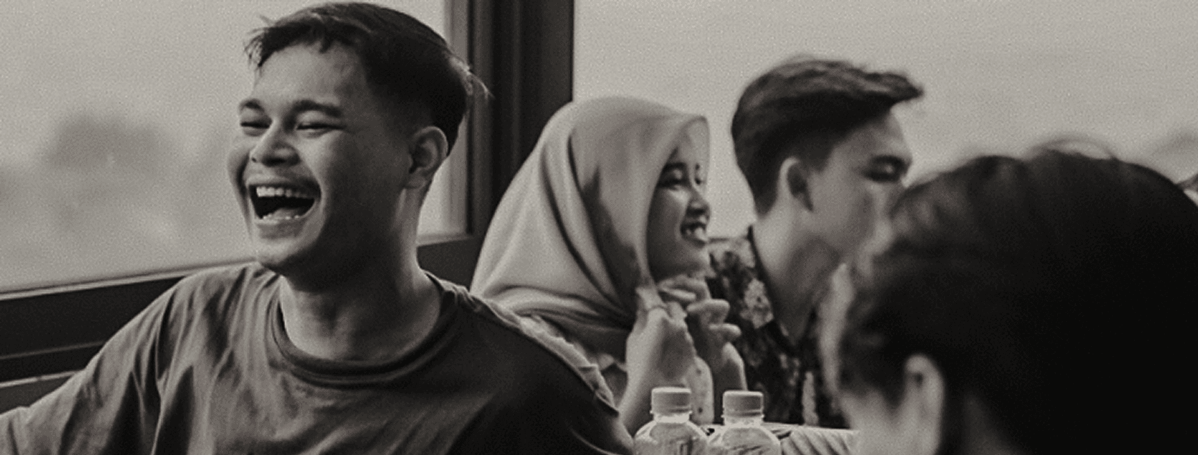 Latar belakang cerita Beda Cerita